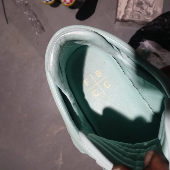 **RARE** SIA COLLECTIVE SNEAKERS - Picture 5 of 11